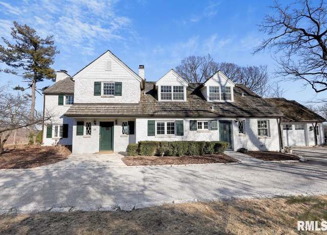 Property at 316 E High Point Rd, Peoria, IL 61614, 3 beds, 3 baths