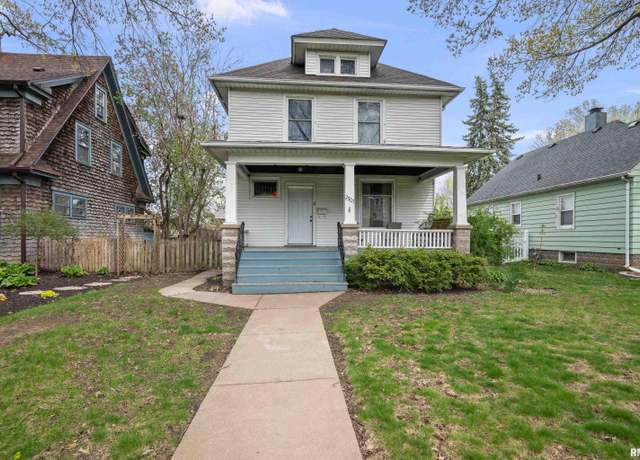 Property at 2307 N Ripley St, Davenport, IA 52803, 3 beds, 1 bath