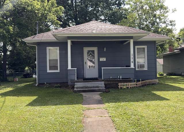 Property at 114 S 9th St, Benton, IL 62812, 2 beds, 1 bath