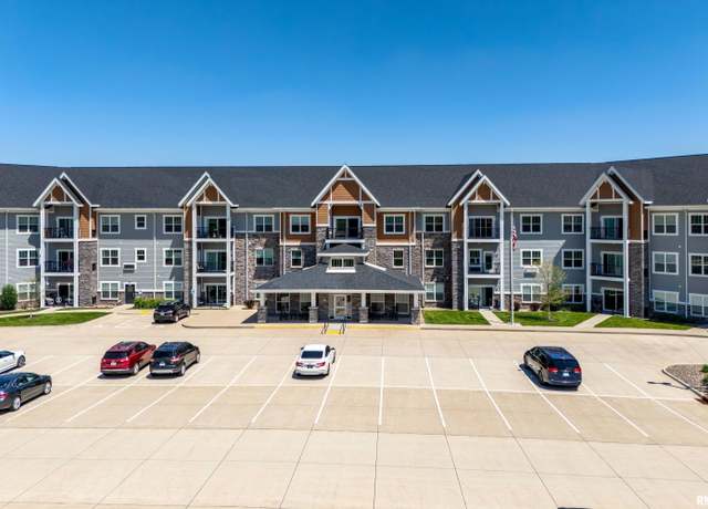 Property at 2592 Middle Rd #122, Bettendorf, IA 52722, 3 beds, 2 baths