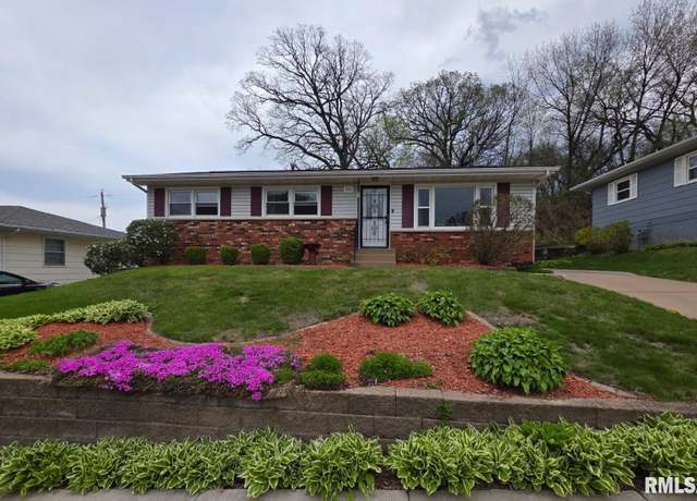 Property at 8011 7th Street West, Rock Island, IL 61201, 3 beds, 2 baths