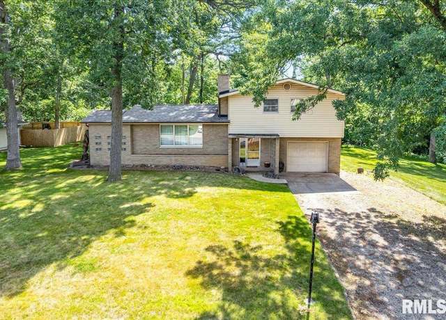 Property at 118 Crestwood Dr, East Peoria, IL 61611, 3 beds, 1.5 baths