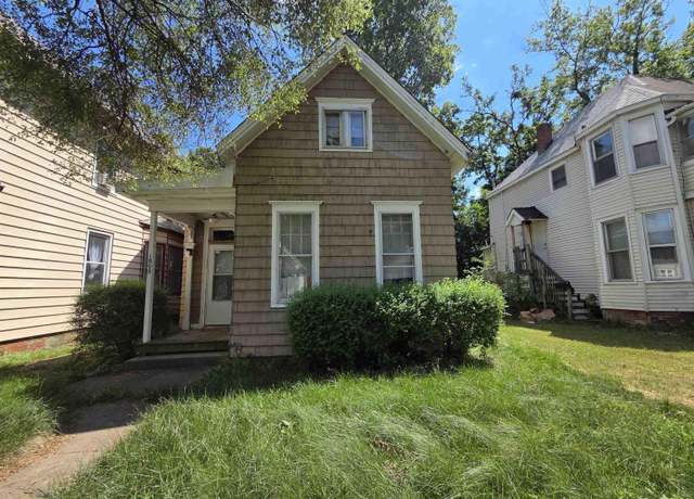 Property at 1808 W Fredonia Ave, Peoria, IL 61606, 4 beds, 1 bath