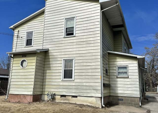 Property at 443 E Locust St, Canton, IL 61520, 2 beds, 4 baths