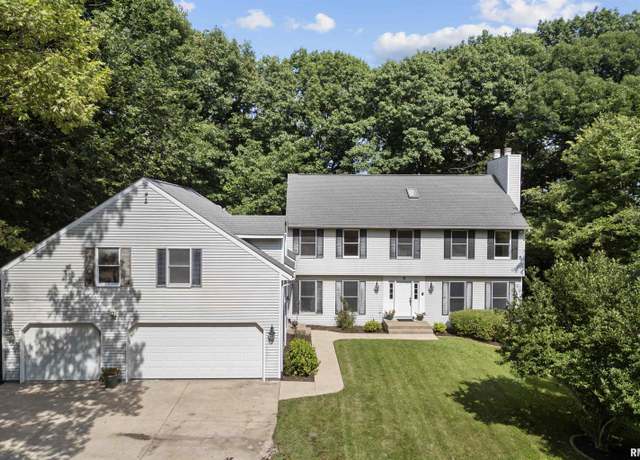 Property at 5 White Oak Ct, Moline, IL 61265, 4 beds, 4.5 baths
