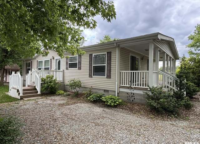Property at 3271 Selmaville Rd, Salem, IL 62881, 3 beds, 2 baths