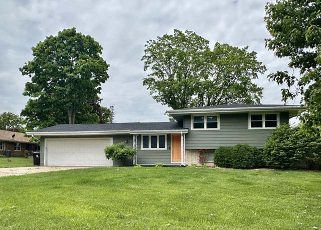 Property at 9111 N Pine Tree Rd, Peoria, IL 61615, 3 beds, 2 baths