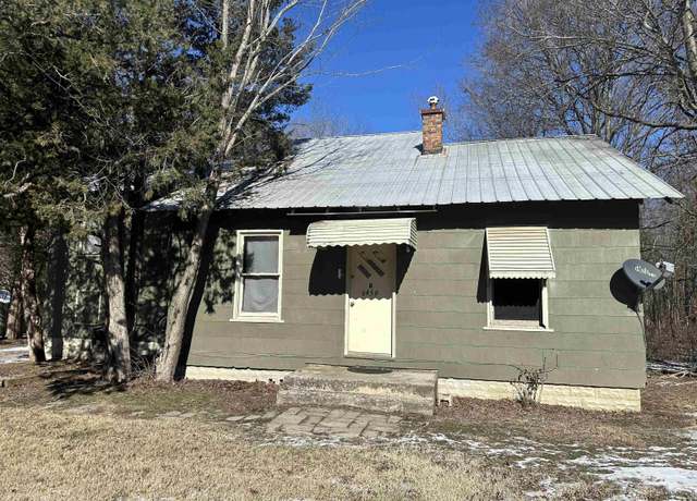 Property at 6459 Old Highway 13 Rd, Carbondale, IL 62902, 5 beds, 3 baths
