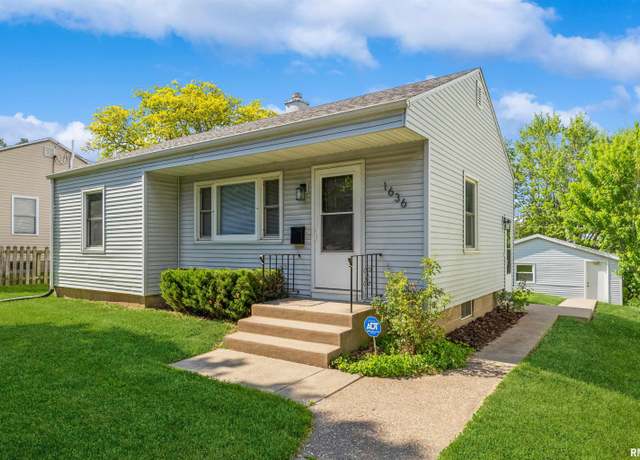 Property at 1636 W Columbia Ave, Davenport, IA 52804, 2 beds, 1 bath