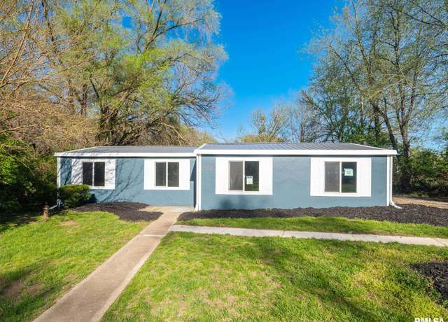 Property at 13752 2nd Ave, Pekin, IL 61554, 3 beds, 1 bath