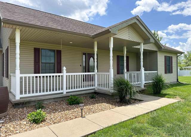 Property at 711 W 15th St, Johnston City, IL 62951, 3 beds, 2 baths