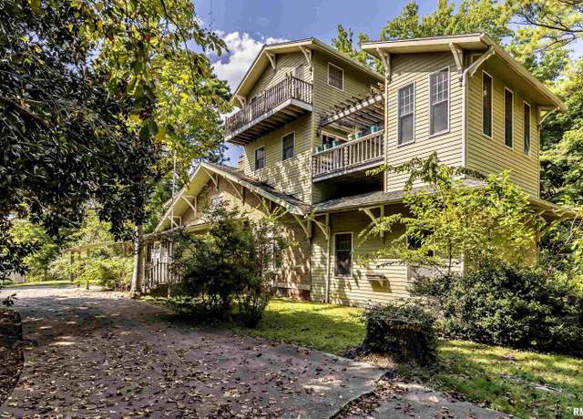 Property at 426 N 11th St, Murphysboro, IL 62966, 3 beds, 2.5 baths