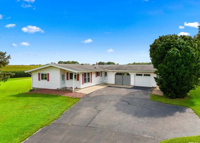 Property at 23677 E Park Rd, Farmington, IL 61531, 3 beds, 1.5 baths