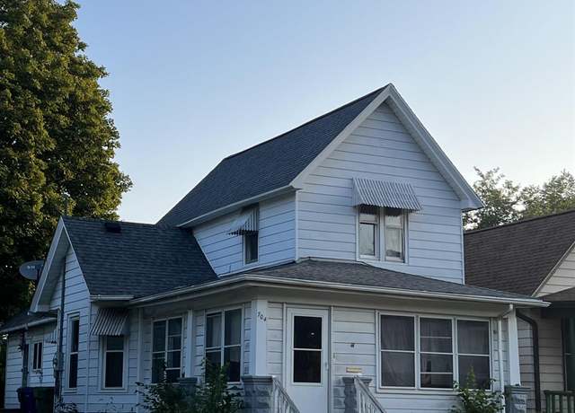 Property at 704 9th Avenue South, Clinton, IA 52732, 3 beds, 1 bath