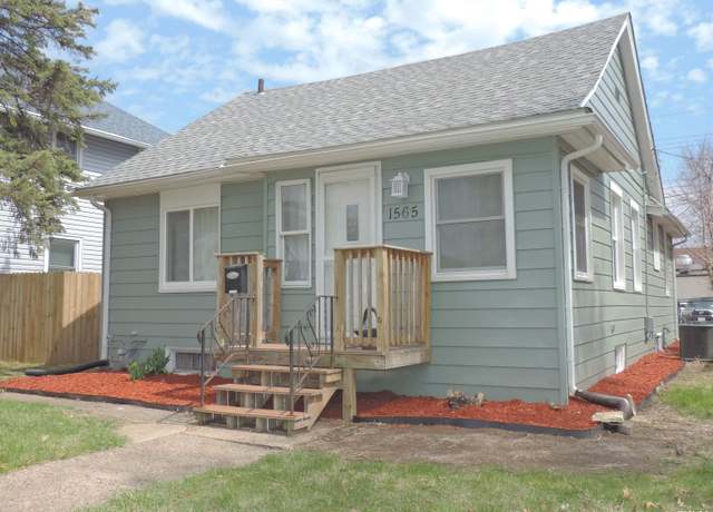 Property at 1565 41st St, Rock Island, IL 61201, 2 beds, 1 bath
