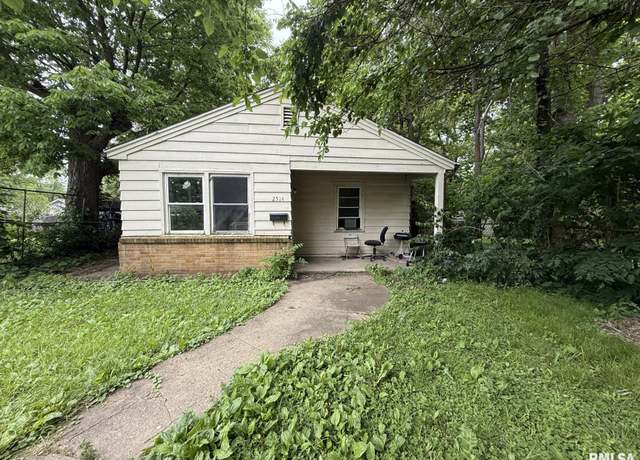 Property at 2514 W Latrobe St, Peoria, IL 61605, 3 beds, 1 bath