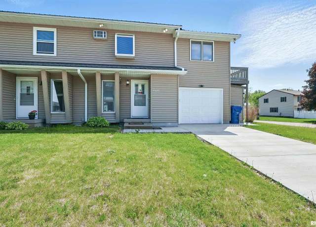 Property at 3829 Belle Ave, Davenport, IA 52807, 3 beds, 2 baths