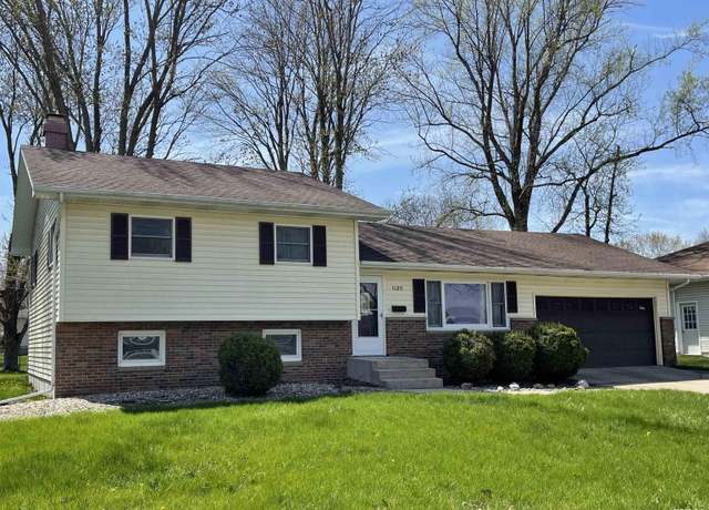 Property at 1125 Bobby Ave, Macomb, IL 61455, 3 beds, 2 baths