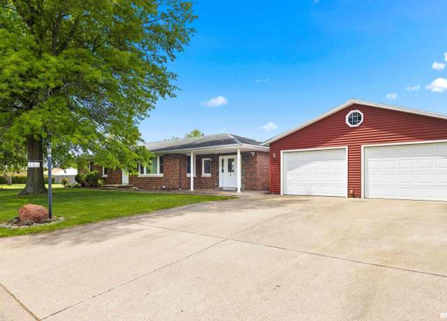 Property at 209 Elmhurst Dr, Washington, IL 61571, 3 beds, 2 baths