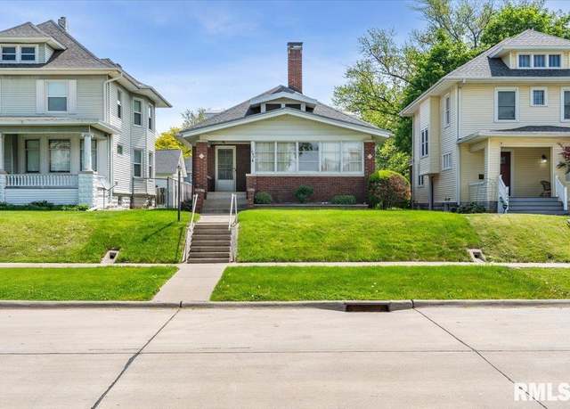 Property at 1840 14th St, Moline, IL 61265-3915, 3 beds, 2 baths