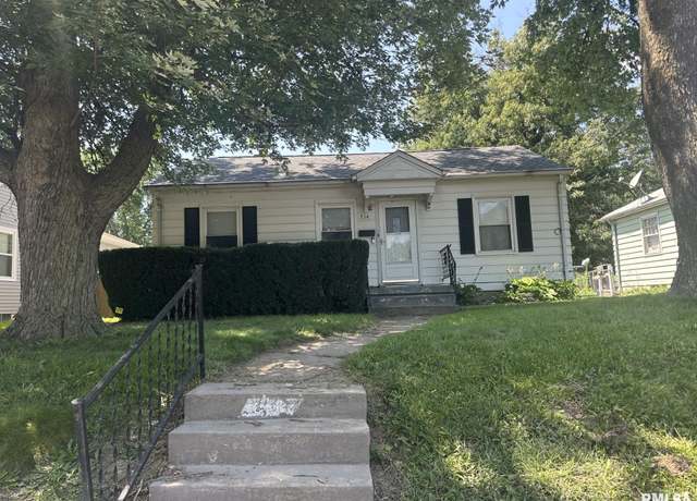 Property at 714 S Fairmount St, Davenport, IA 52802, 2 beds, 1.5 baths