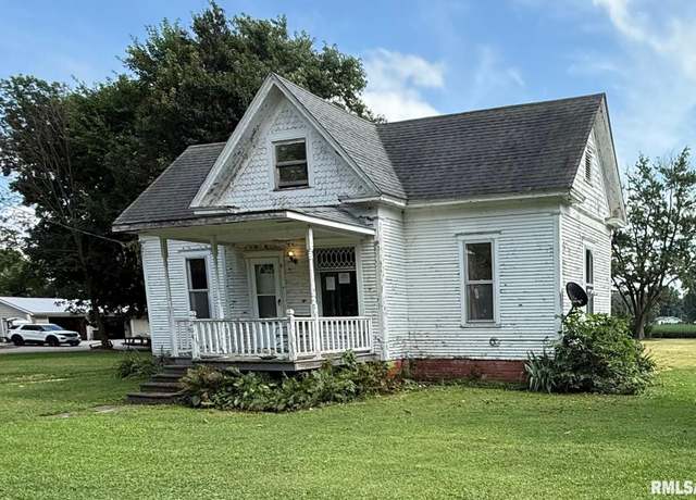Property at 204 E Prairie St, Franklin, IL 62638, 3 beds, 1 bath