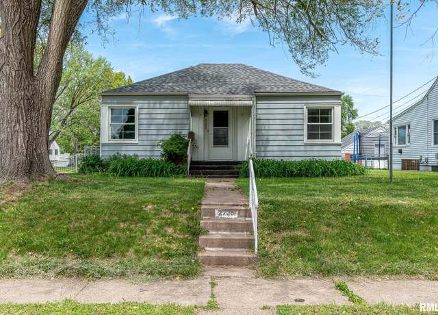 Property at 2238 W Lombard St, Davenport, IA 52804, 2 beds, 1 bath