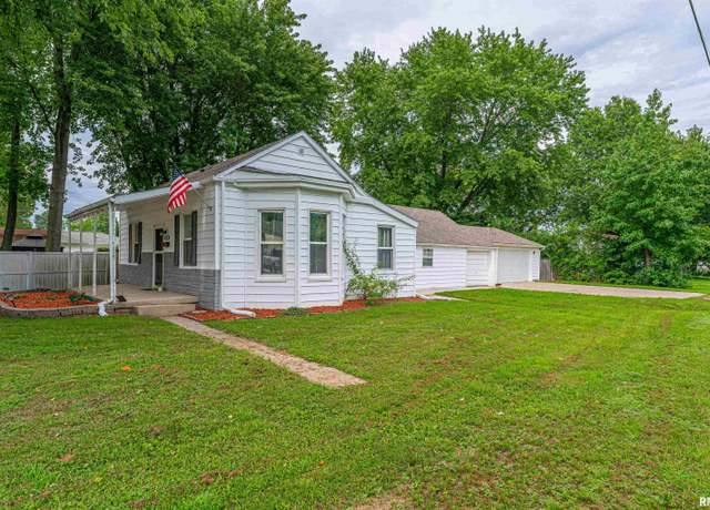Property at 206 N Henderson St, Virden, IL 62690, 3 beds, 1 bath