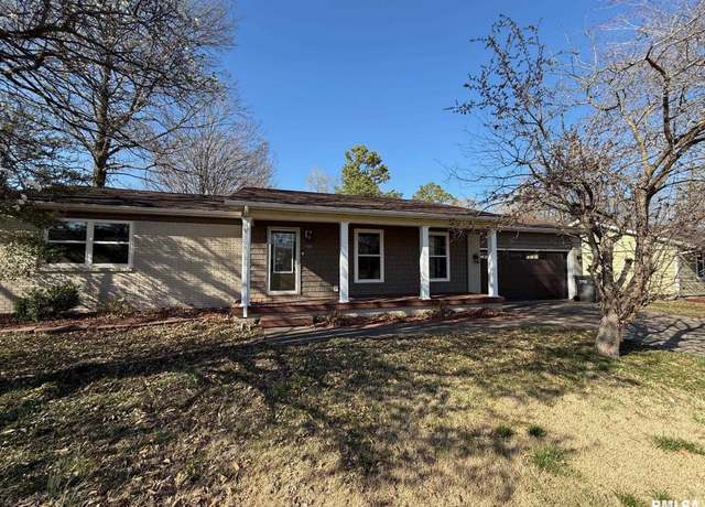 Property at 914 Valley Dr, Carterville, IL 62918, 3 beds, 3 baths