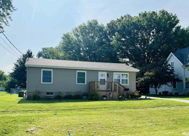 Property at 861 Abingdon St, Galesburg, IL 61401, 3 beds, 1 bath