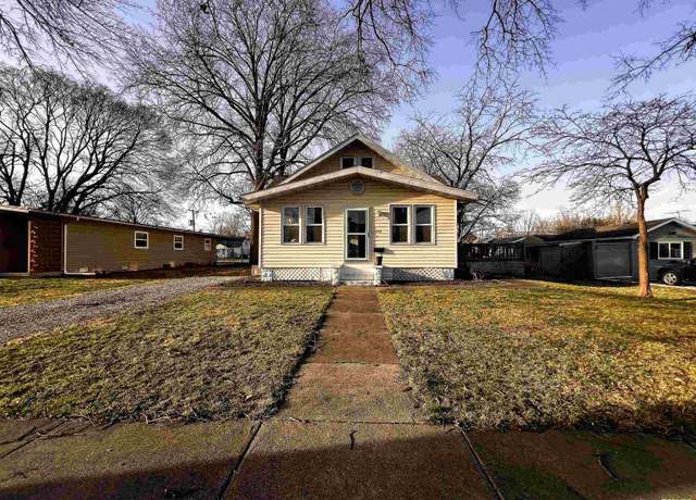 Property at 1451 Jefferson St, Carlyle, IL 62231, 3 beds, 2 baths