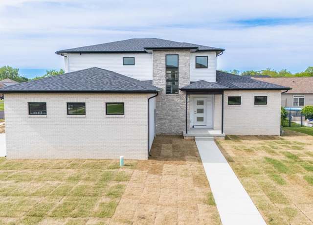 Property at 112 Shannon Hills Dr, Washington, IL 61571, 5 beds, 3.5 baths