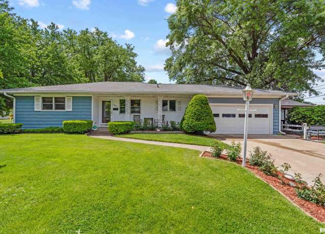 Property at 4034 35th St, Rock Island, IL 61201, 5 beds, 2.5 baths