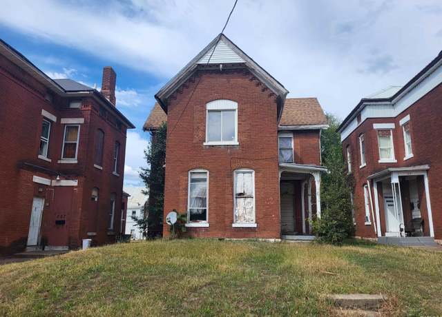 Property at 511 Washington St, Quincy, IL 62301, 4 beds, 3 baths