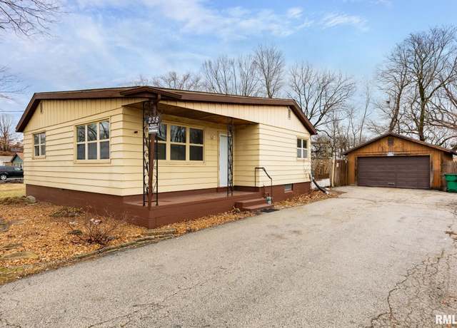 Property at 238 Lindenwood St, East Alton, IL 62024, 2 beds, 1 bath