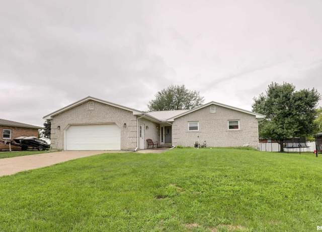 Property at 3826 Tiffany Ln, Quincy, IL 62305, 3 beds, 2 baths