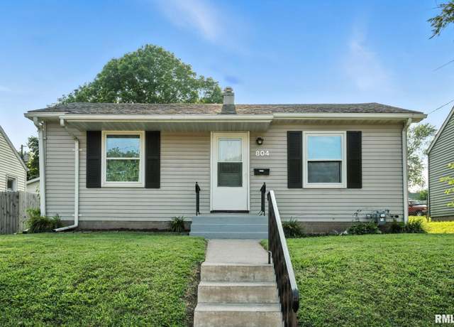Property at 804 24th St, Bettendorf, IA 52722, 3 beds, 2 baths