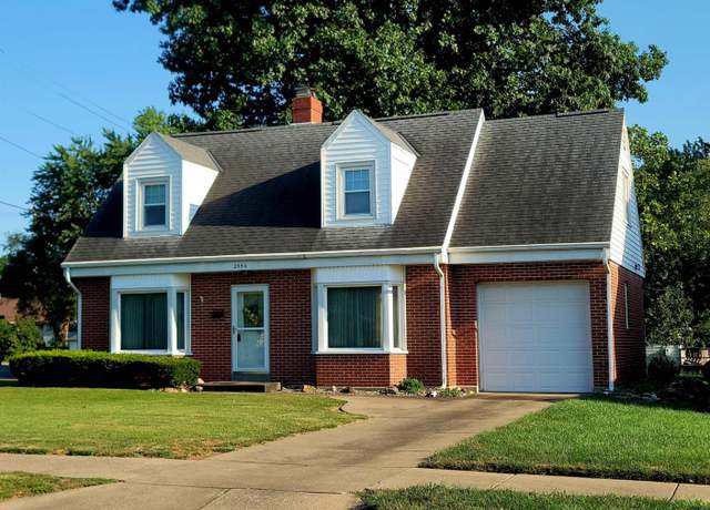 Property at 2554 College Ave, Quincy, IL 62301, 3 beds, 1.5 baths