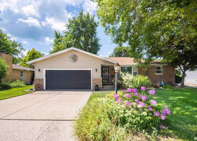 Property at 201 N Oklahoma Ave, Morton, IL 61550, 4 beds, 2 baths