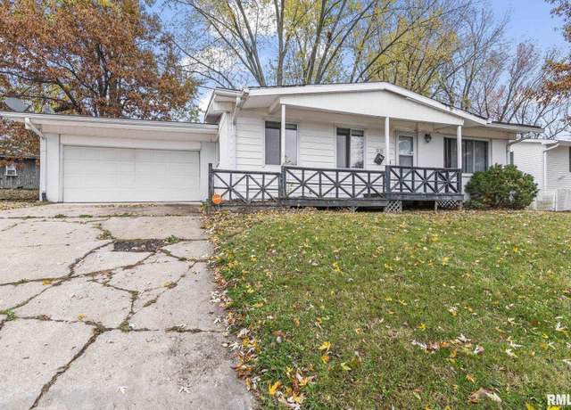 Property at 530 Stange Ave, Springfield, IL 62704, 3 beds, 2 baths