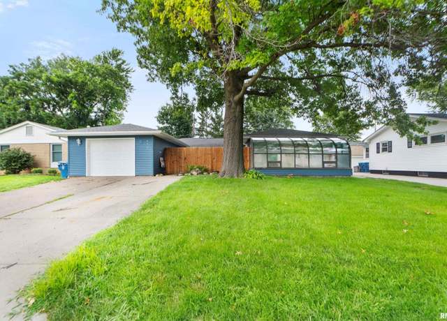 Property at 459 31st Ave, East Moline, IL 61244, 3 beds, 2 baths