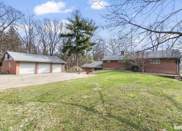Property at 2336 W Lake Shore Dr, Springfield, IL 62712, 4 beds, 2.5 baths