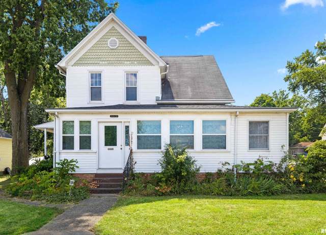 Property at 1029 N Santa FE Ave, Chillicothe, IL 61523, 3 beds, 3 baths