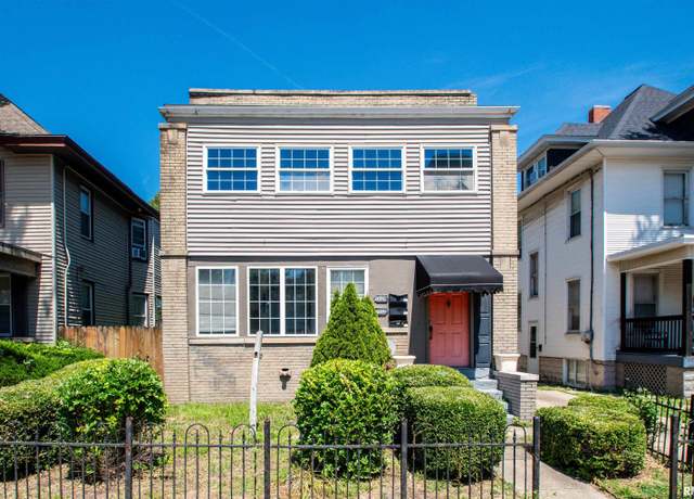 Property at 1509-1511 W Main St, Peoria, IL 61606, 7 beds, 3 baths