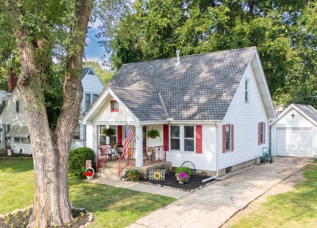 Property at 1108 Summer St, Pekin, IL 61554, 2 beds, 1 bath