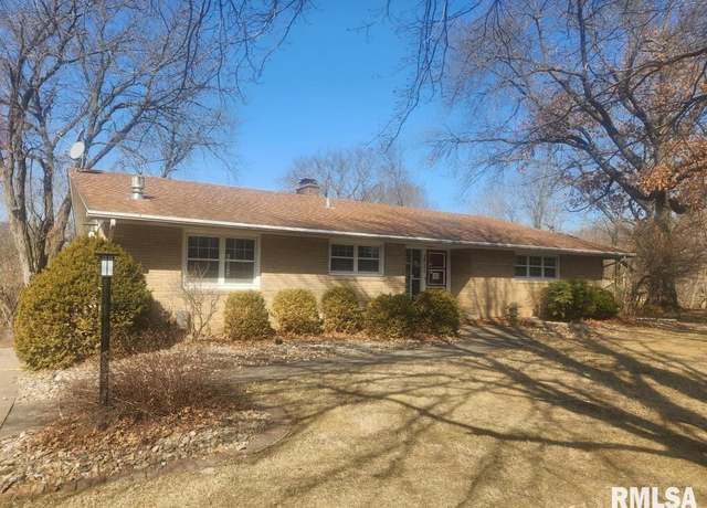 Property at 2721 32nd Avenue Court, Rock Island, IL 61201, 4 beds, 3 baths