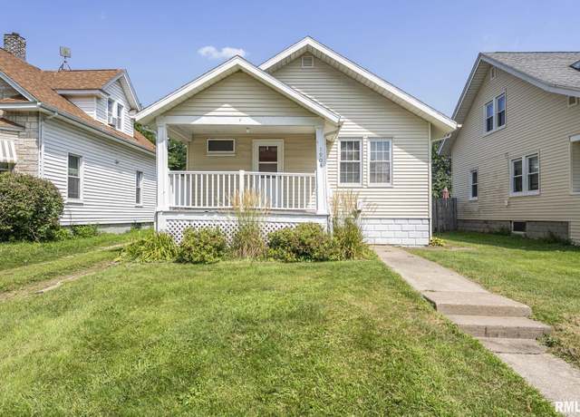 Property at 1904 30th St, Moline, IL 61265, 2 beds, 1 bath
