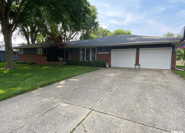 Property at 27 Apache Dr, Springfield, IL 62711, 3 beds, 3 baths