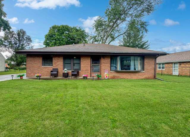 Property at 4610 W Merol Ct, Peoria, IL 61604, 3 beds, 1 bath