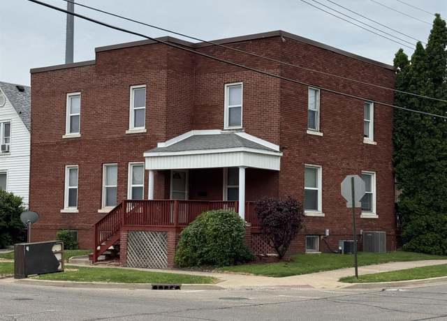 Property at 60 E Ash St, Canton, IL 61520, 6 beds, 2.5 baths